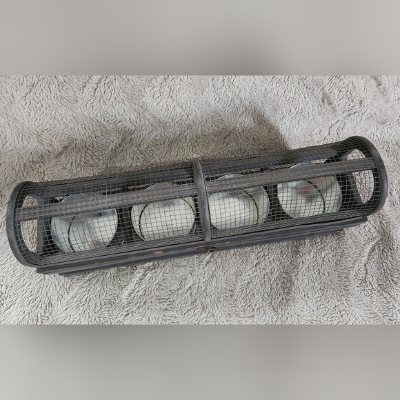 Vintage Decorative Storage Box - Picture 4 of 12